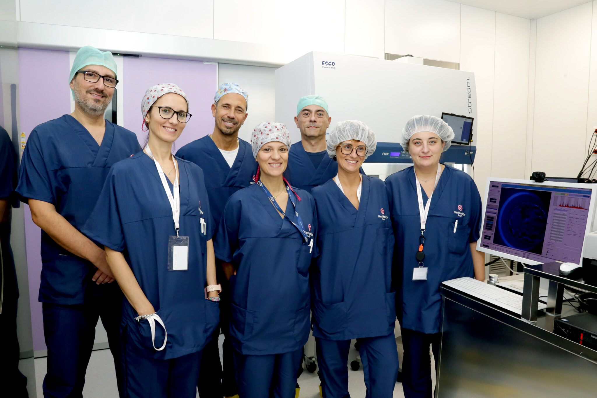 Team di embriologia PMA durante le attività di laboratorio